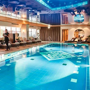 Vier Jahreszeiten Kempinski Szálloda